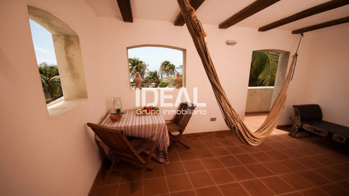 Ideal Vende Hermosa Posada Operativa Ubicada En Playa Norte Chichiriviche Excelente Oportunidad.