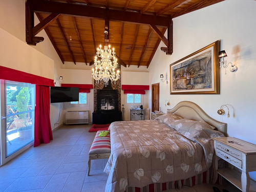 Chalet De Categoría En Country Club Los Cardales