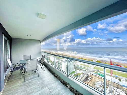Apartamento De 2 Dormitorios Y Parrillero Con Vista Al Mar En Playa Brava, Look Tower