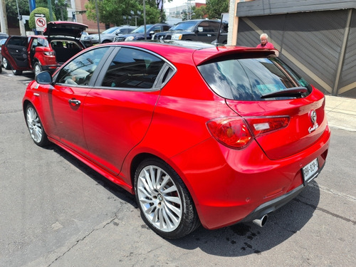 Imagen 6 de 14 de Alfa Romeo Giulietta Quadrifoglio 2015 $279500 Socio Anca