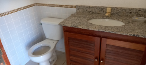 Casa De 3 Quartos E 5 Banheiros