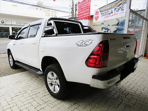 Imagem 9 de 10 de Toyota Hilux 2.8 Srv 4x4 Cd 16v Diesel 4p Automatico 2017