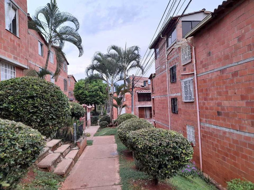 Vendo Casa En Rosales De Terranova, Unidad Cerrada, Niquia.