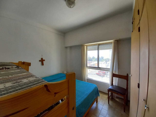 Venta Depto 2 Amb En Zona Centro De Santa Teresita, Amoblado