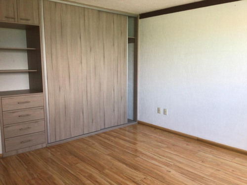 Imagen 11 de 13 de Casa En Renta En Metepec, Fracc. Olivar Del Prado A 2 Min. De Av. Lerma Rápida Salida A Ciudad De México. Cerca De Colegios, Servicios, Parques A 2 Cuadras Del Nuevo Continente