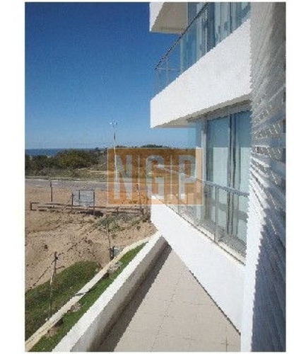 Hermoso Depto De Lujo En La Brava Con Pileta Y Parrillero Propio -ref:9179
