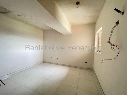 Apartamento En Venta Urb. Base Aragua 26-341 Df