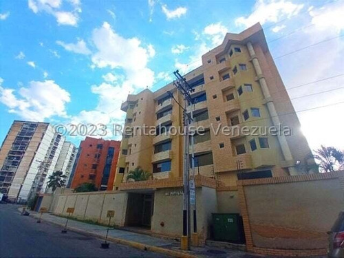 Apartamento En Venta Urb San Jacinto, Maracay 23-25175 Hc