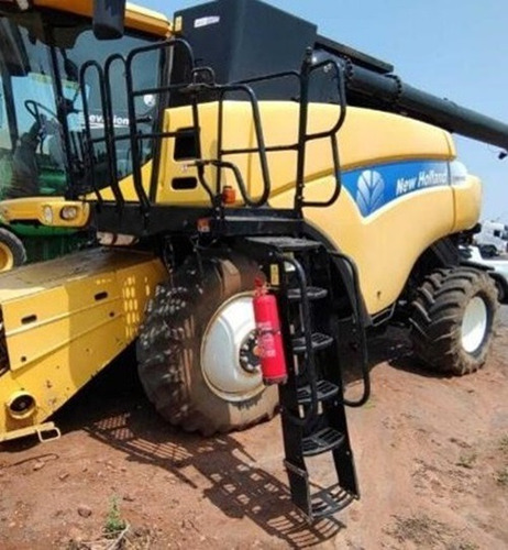 Colheitadeira New Holland Cr 9060 Ano 2013