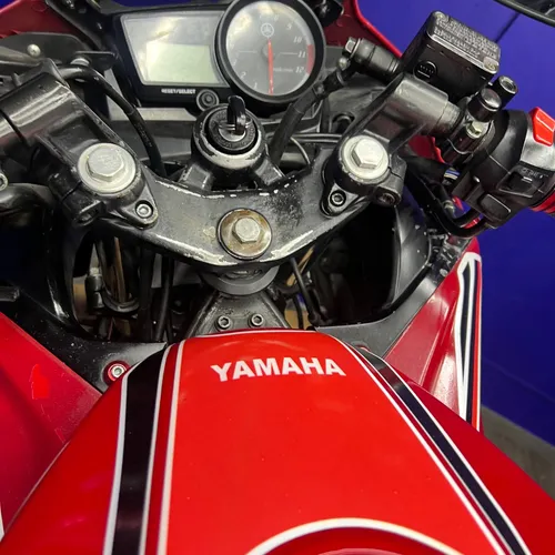 Yamaha R15 2016