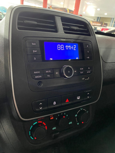 Imagem 12 de 20 de Renault Kwid 1.0 12v Sce Zen 2019