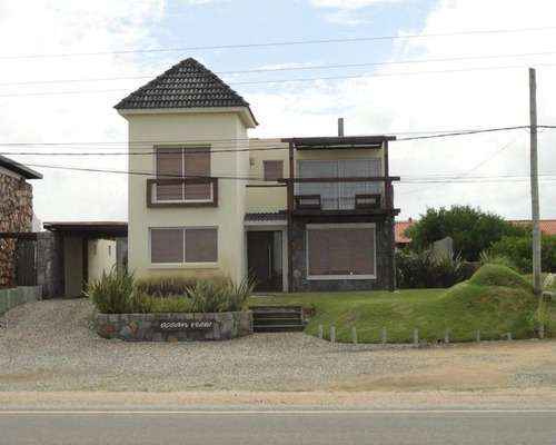 Casa En Alquiler Por Temporada De 3 Dormitorios En Punta Piedras (ref: Bpv-618)