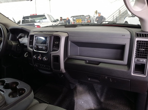 Imagen 14 de 15 de 2016 Ram 3500 4x2 Dually Motor Diesel
