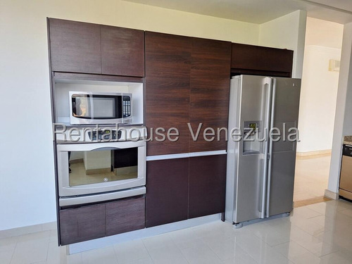 Apartamento En Alquiler Terrazas Del Country Valencia, Espectacular Apartamento Con Acabados De Lujo, Hermosas Vistas A Los Campos De Golf Y Dique De Guataparo, Doble Anillo De Seguridad. Dapo
