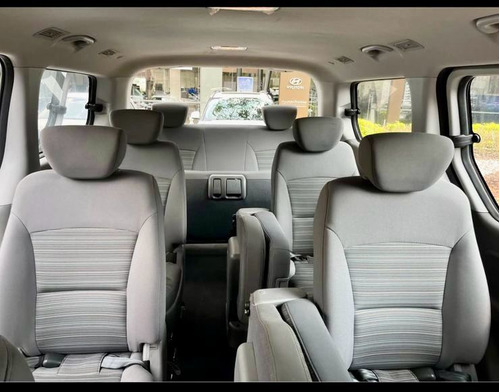 Hyundai Starex 2.4 12 Pasajeros Mt