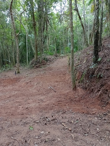 Terreno, Área Total: 3.100 M², Com Platô, 70% De Área Aproveitável, Próx Est Borba Gato, Bairro Itaquaciara, Itapecerica Da Serra-sp