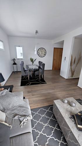 Venta Depto 2 Dorm C/cochera - 14 E/45 Y 46 - La Plata