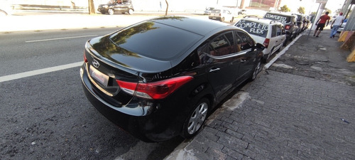 Imagem 6 de 10 de Hyundai Elantra 2013 1.8 16v Gls Aut. 4p