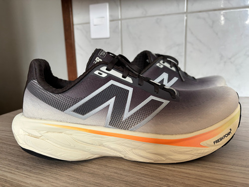 Adidas E New Balance (Usado)
