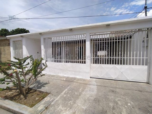Imagen 2 de 27 de Casa En Venta Urb San Pablo, Turmero 23-24660 Hc