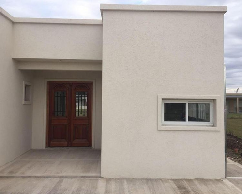 Imagen 3 de 16 de Se Vende Casa A Estrenar En Pilar Del Este, Barrio San Eduardo, Lote 300