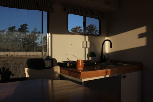 Imagen 13 de 25 de Casa Rodante Estilo Americana Para 4 Personas