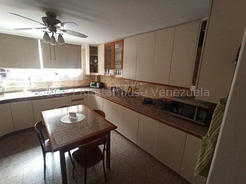 Se Vende Apartamento En La Castellana Mls #23-31939