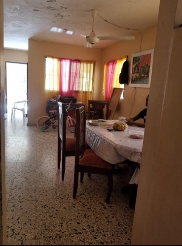 Vendo Amplia Casa En Villa Mella