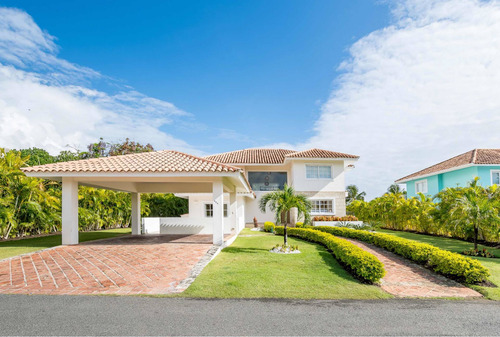 Imagen 15 de 18 de Venta De Villa De Lujo En Cocotal Punta Cana Con Piscina