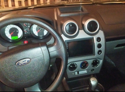 Imagem 2 de 12 de Ford Fiesta 2008 1.0 Flex 5p