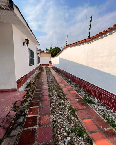 En Venta: Hermosa Casa 120mts. En Valle Fresco, Turmero Aragua