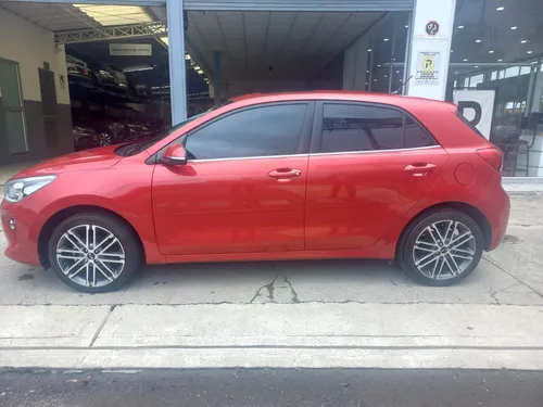 Kia Rio Hatch Back Rin 17 Techo Elec. Automatico