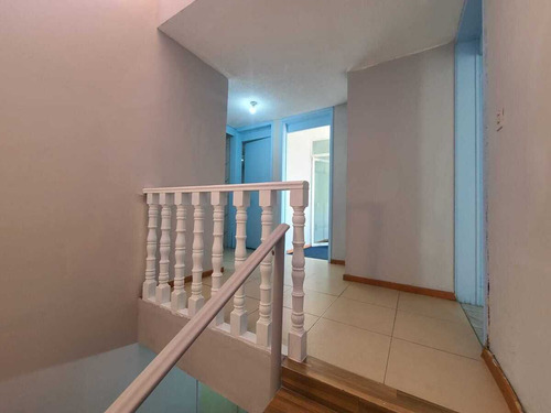 Casa En Renta Con Uso De Suelo Habitacional Con Servicios Tipo A Ubicación Est
