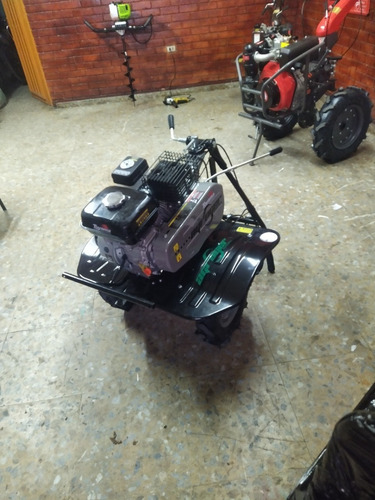 Imagen 4 de 8 de Motoazada Toyama 7hp Con Rotovator, Arado Y Surcadora