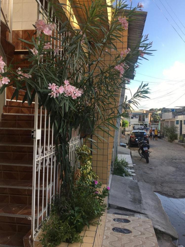 Imagem 14 de 17 de Ótima Casa 1ºandar Tipo Apto, 2 Quartos Sociais, Não Tem Garagem, Areias Perto De Tudo - Cs9852l