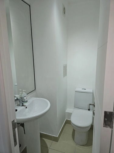Se Vende Bella Oficina Reacondicionada