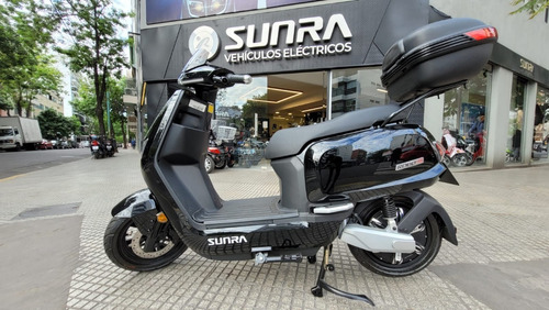 Imagen 13 de 25 de Moto Eléctrica Robot S /porta Equipaje Y Baúl De Regalo / A
