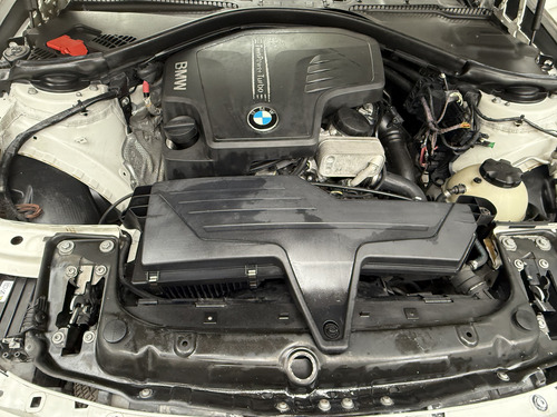 BMW Serie 3 2.0 328ia Sport Line At
