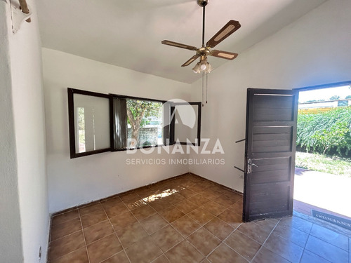 Casa En Venta Piriápolis - Los Ángeles. 5 Cuadras De La Playa Y Rambla. Zona Residencial. Buena Oportunidad De Inversión