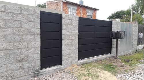 Imagen 2 de 10 de Herreria Puertas Portones Frente Rejas Enchapado En General