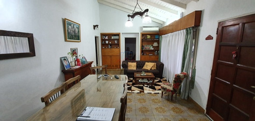 Imagen 3 de 15 de Venta Chalet 5 Ambientes Ciudad Evita.