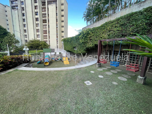 Alquilo Amplio Apartamento En Manzanares #25-11713