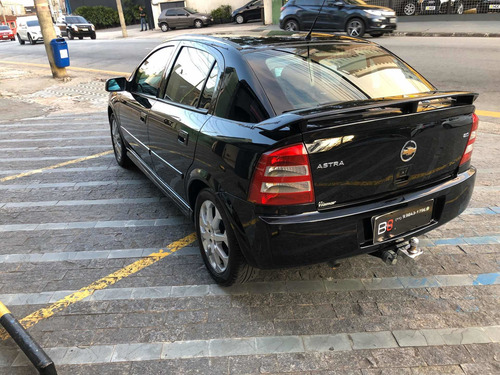 Chevrolet Astra Hatch 4 Portas