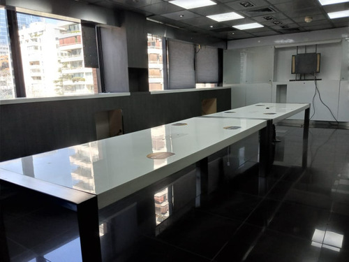 (ofi) Oficinas Habilitada Isidora Goyenechea, Metro El Golf