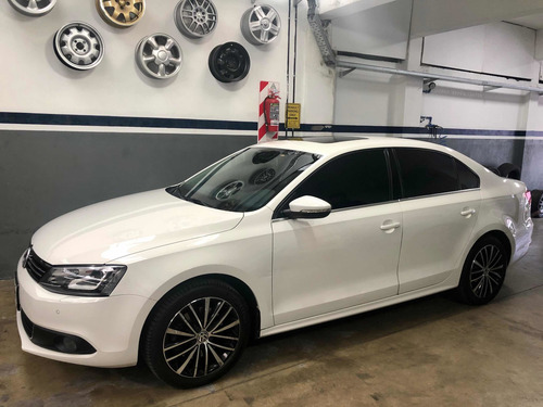 Imagen 8 de 9 de Volkswagen Vento 2.0 Sportline Tsi 200cv Bi-xenon Dsg 2014