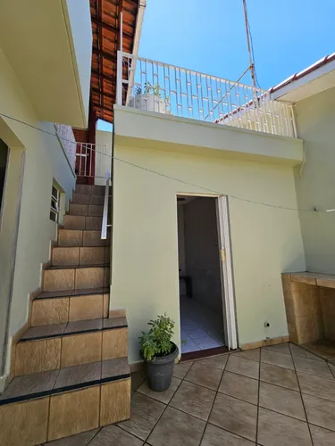 Casa Com Fachada Reformada Em Localização Estratégica Para Comércio/moradia