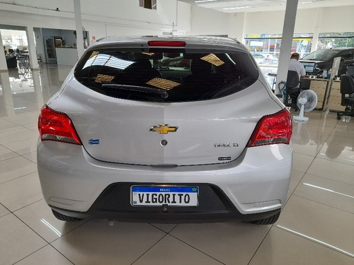 Imagem 4 de 10 de Chevrolet Onix 1.0 Mpfi Lt 8v