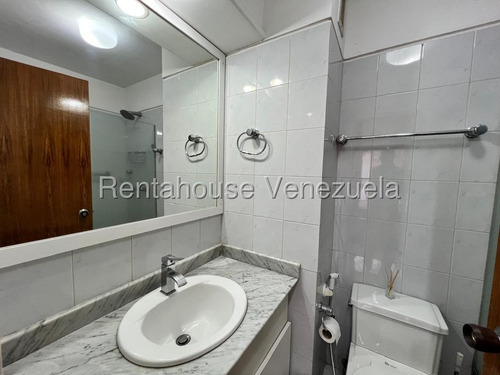 Ms: 25-24195 Se Alquila Apartamento Para Ejecutivo O Pareja En El Rosal. A=54m2, 1h, 1b, 1p.