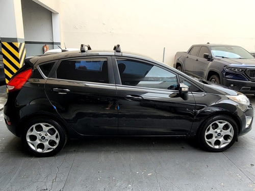 Vendo Ford Fiesta 1.6 5 P Titanium Kinetic Design Año 2011