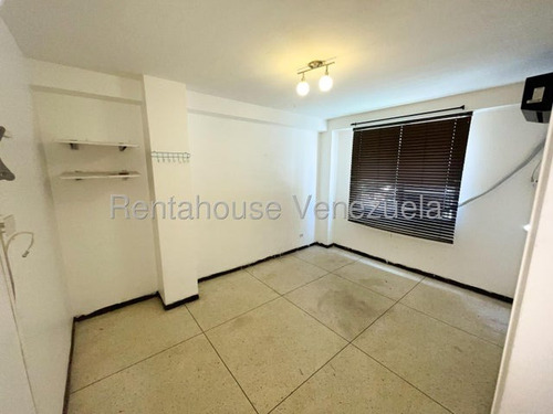 Apartamento En Venta Los Palos Grandes 25-19451